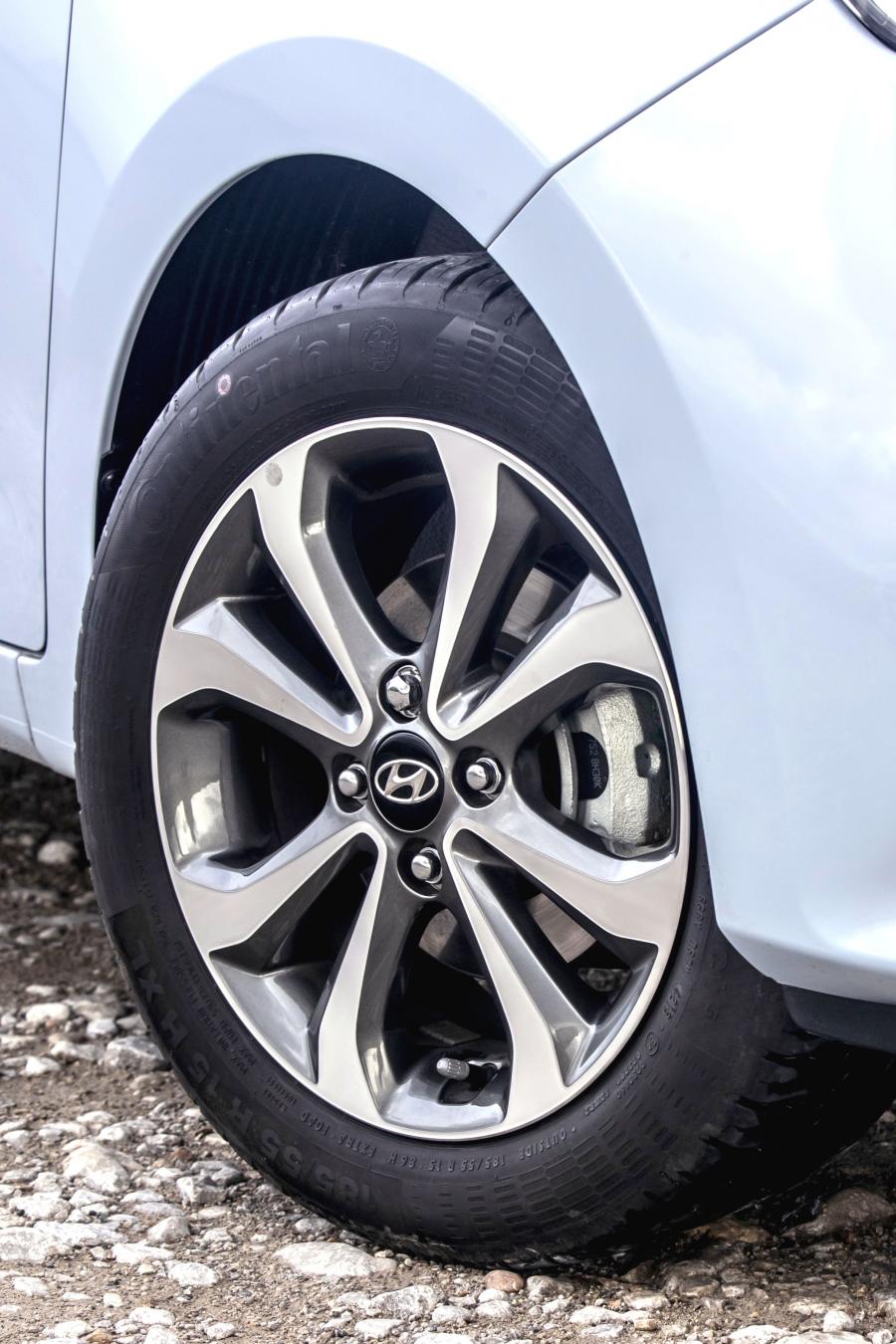 Колеса Hyundai i10 Play 2019 года  (UK) (фото 28 из 42)